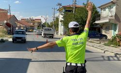 Uşak’ta polis ve jandarmadan okul çevreleri ve servislere sıkı denetim