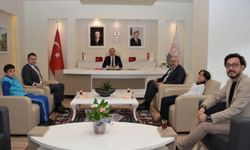 Uşak İl Milli Eğitim Müdürü Yücel’den başarılı öğrencilere ödül