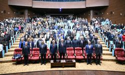 Uşak Üniversitesi Kurumsal Akreditasyon Belgesini YÖKAK Başkanı Takdim Etti