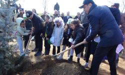 Uşak’ta 3 bin 200 adet fidan toprakla buluştu