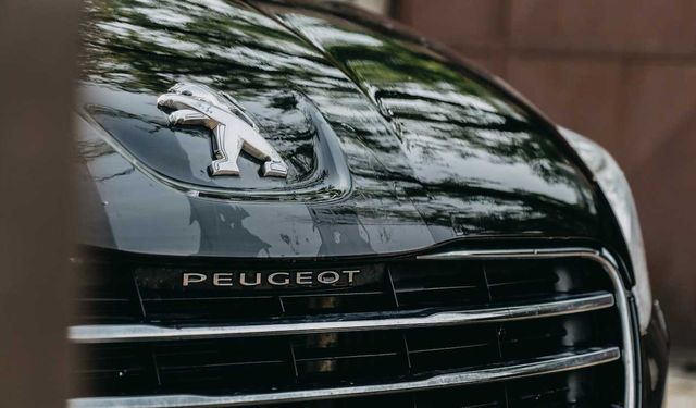 Peugeot 2008 yenilendi! Dikkat çeken tasarımı ve yenilikçi özellikleriyle Peugeot 2008 SUV!