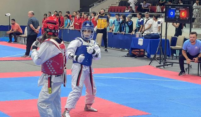Anadolu Yıldızlar Ligi Taekwondo grup müsabakaları Uşak’ta yapılıyor