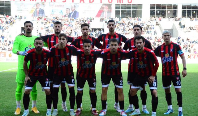Uşakspor deplasmanda Karamanspor'a 4-0 mağlup oldu