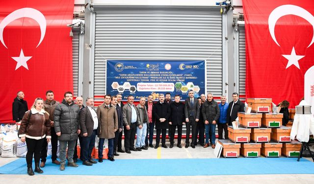 Uşak’ta tohum, fide, arı ve arıcılık malzemeleri dağıtıldı