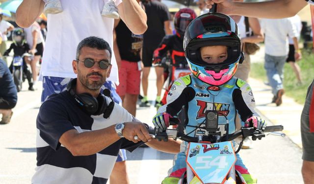 Türkiye Süpermoto Şampiyonası Uşak'ta yapıldı