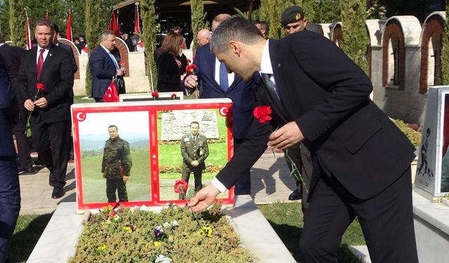 Çanakkale şehitleri törenle anıldı