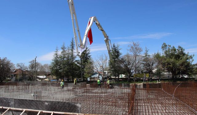Uşak’ta hayırseverler tarafından yaptırılacak okulun temeli törenle atıldı