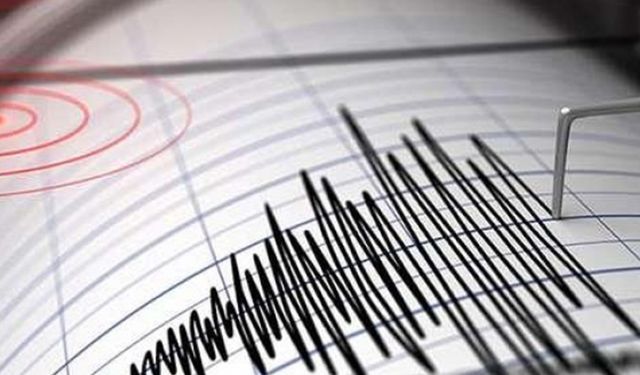 İstanbul'da meydana gelen 6,2 büyüklüğündeki deprem Uşak'ı da salladı
