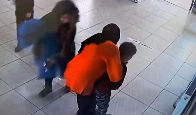 Öğretmen boğazına çikolatalı ekmek kaçan öğrenciyi Heimlich manevrasıyla kurtardı