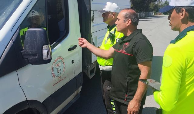 Uşak’ta kurbanlık sevkiyatlarına sıkı denetim devam ediyor