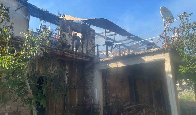 Uşak'ta çıkan yangında 92 yaşındaki adam hayatını kaybetti