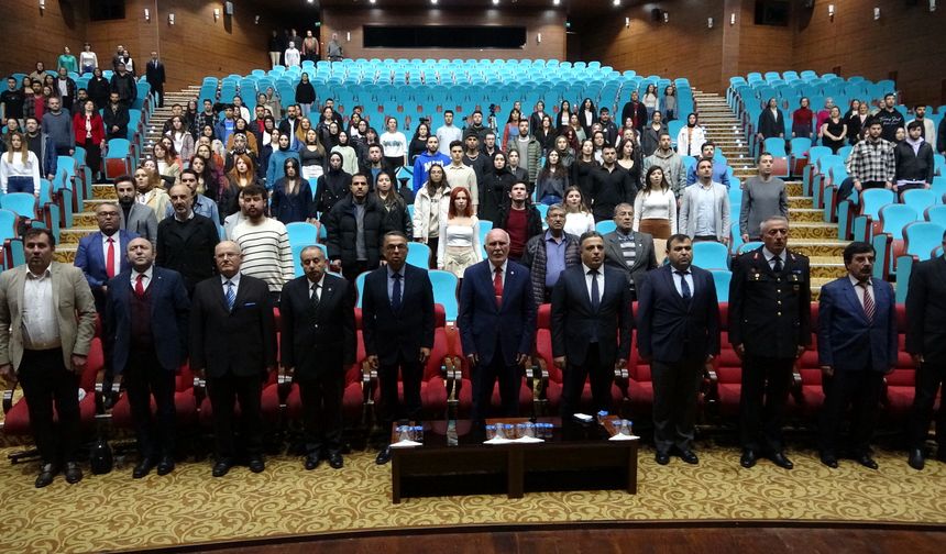 Uşak Üniversitesi’nde Öğretmenler Günü programı düzenlendi