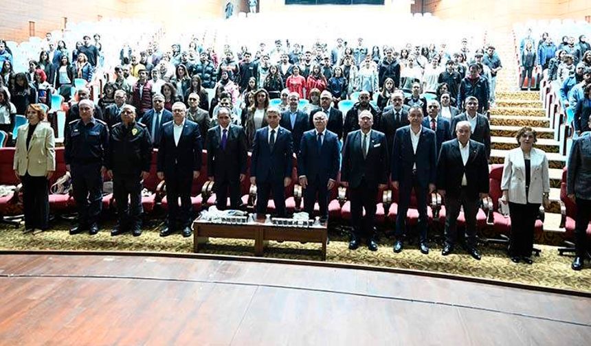 Uşak Üniversitesi 9 ülkenin katıldığı tasarım zirvesine ev sahipliği yapıyor