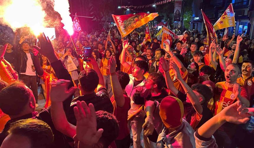 Galatasaray’ın şampiyonluğu Uşak’ta coşkuyla kutlandı